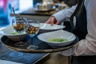 Pour Gastrovalais, on parle ici de métiers, pour des professionnels engagés et surtout pas pour des "bras cassés (illustr : restaurant "Le Soleil de Dugny" à Leytron)